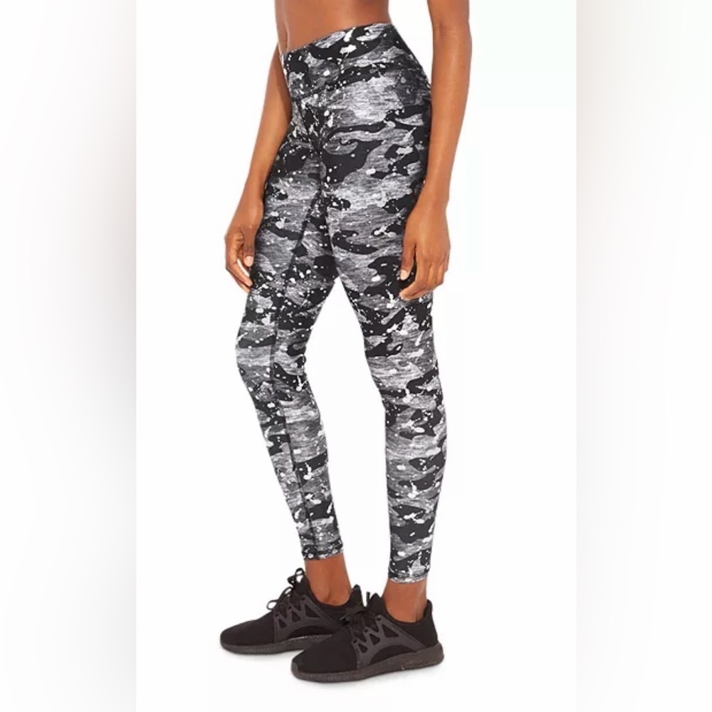 Terez Splatter Camo Leggings – Size Small